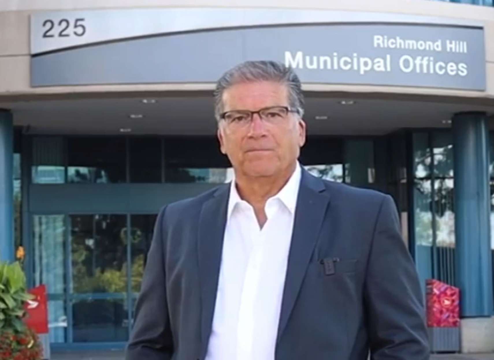 مصاحبه-کارمین-پررلی-مالیات-در-ریچموند-هیل-بسیار-زیاد-شهردار-شوم-توقف-۳-ساله