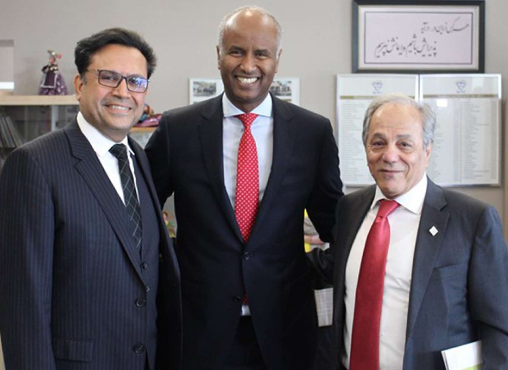 گزارش-دیدار-وزیر-مهاجرت-کانادا-از-بنیاد-پریا