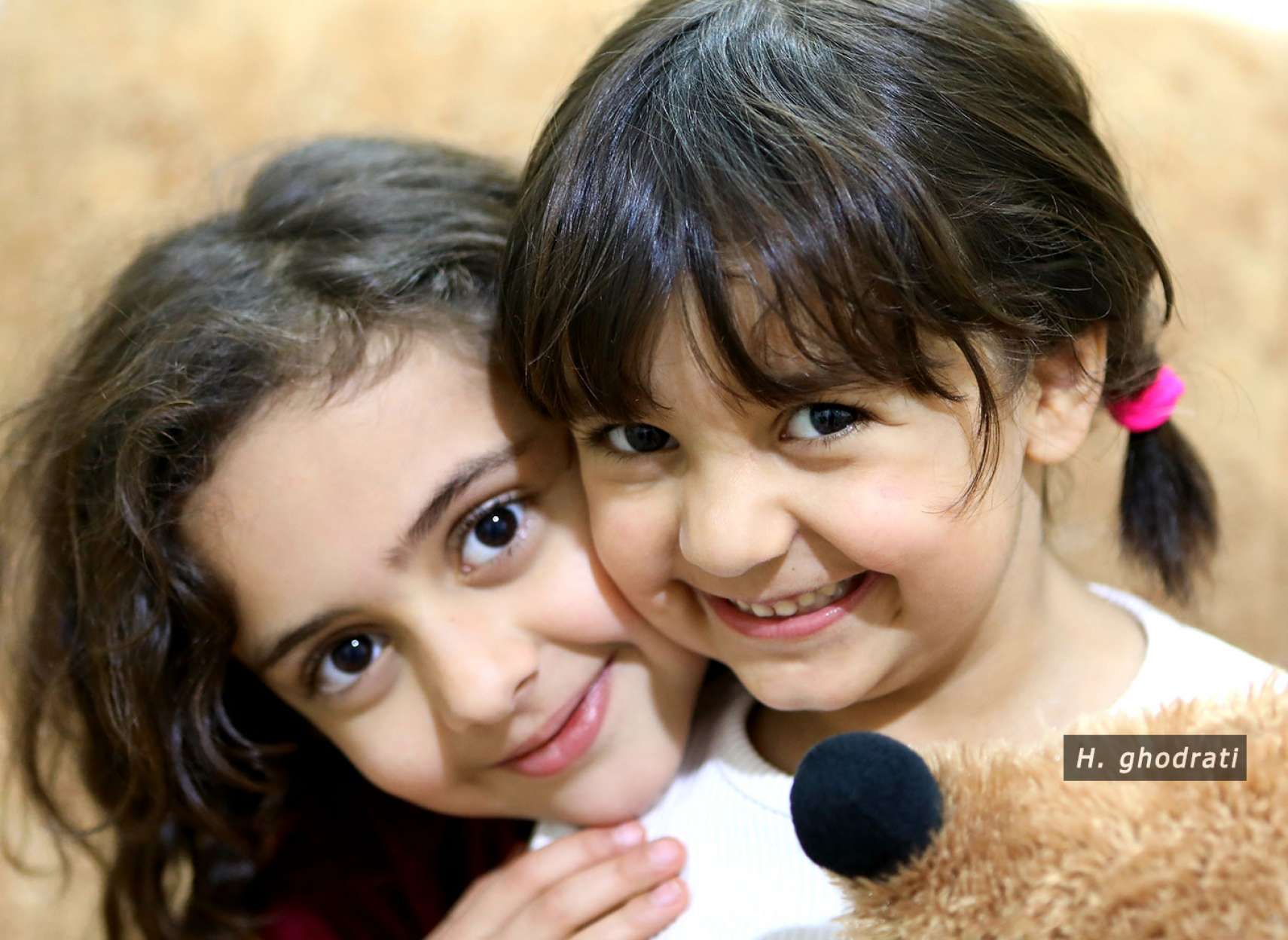 یک دنیا بازی و خنده