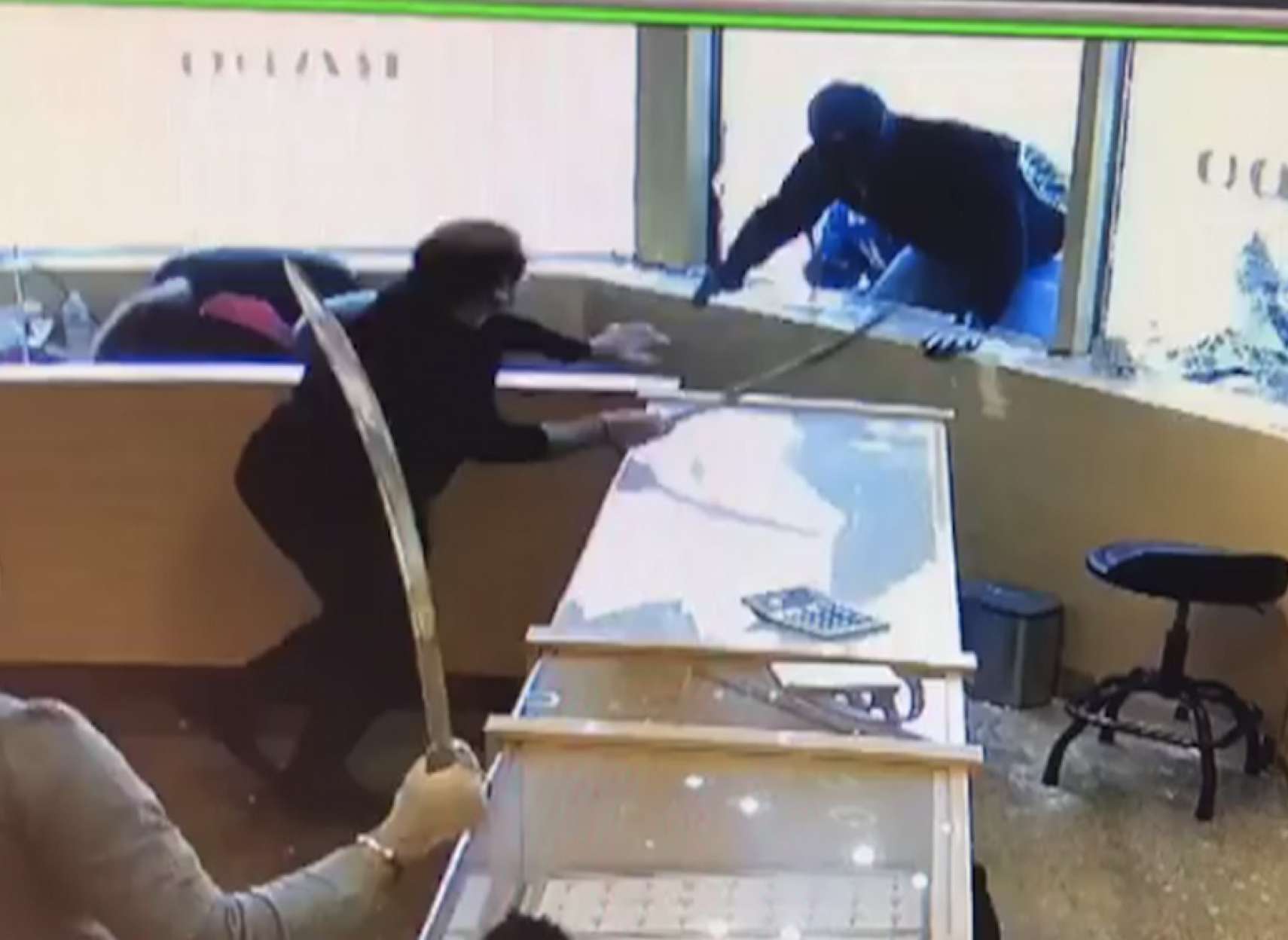 news-javaher-foroshi-tofang-shamshir