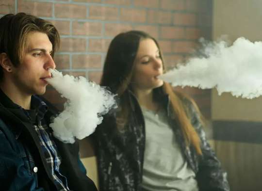 خبر-کانادا-دانش-آموزان-کانادایی-تقریبا-بزرگ-ترین-مصرف-کننده-های-سیگار-الکترونیکی-جهان