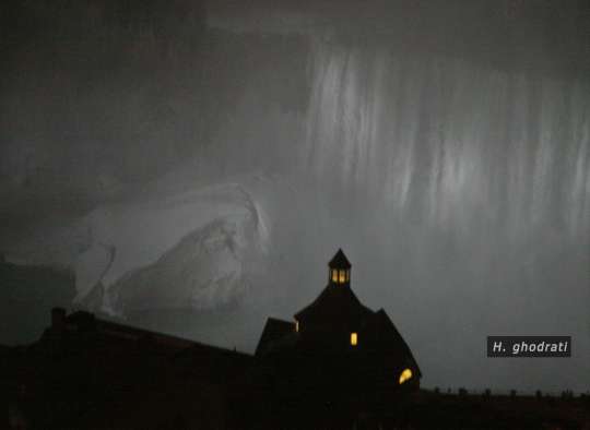 شب سرد آبشار نیاگارا